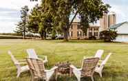 Others 6 Large Historic Farmhouse on 200 Acres w/ Wifi