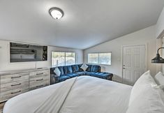 อื่นๆ 4 Updated Poway Farmhouse: Walk to Parks!