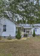 Ảnh chính Sweet Southern Pines Abode w/ Yard & Covered Porch