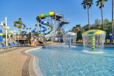 Khác Waterfront Condo w/ Water Park, Walk to the Beach!