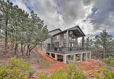 Others Modern Cabin: Strawberry Mtn Views & Hot Tub!