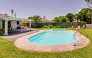 Lainnya 7 Gulf Breeze Vacation Rental w/ Pool Access!