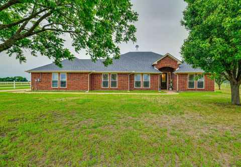 Others Pet-friendly Waxahachie Vacation Home w/ Backyard!