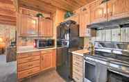 Others 3 Star Valley Ranch Cabin Getaway: Hot Tub!