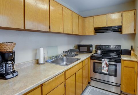 Others Sunriver Vacation Rental w/ Community Hot Tub!