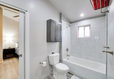 その他 5 Modern Edgewood Home Near Tacoma w/ Deck!