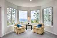 Others Peaceful Issaquah Hideaway w/ Sweeping Views