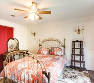 Others 4 Comfy Hazlehurst Vacation Rental w/ Patio!