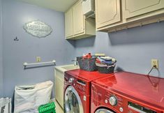 Others 2 Charming Home w/ Pool + Deck ~ 9 Mi to Umich!