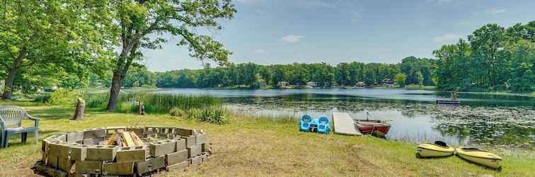 Lainnya Lakefront Brohman Retreat w/ Dock & Fire Pit!