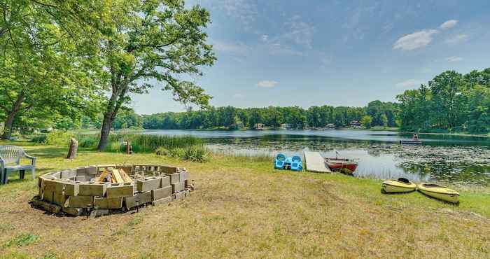 Others Lakefront Brohman Retreat w/ Dock & Fire Pit!