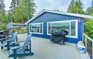 Others 3 Lakefront Bremerton Vacation Rental w/ Deck!