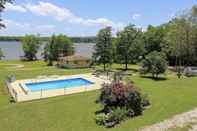 Others Cozy Cottage On Kentucky Lake w/ Shared Pool!