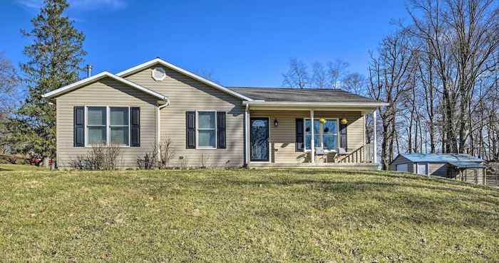 Lain-lain Berkeley Springs Vacation Home w/ Fire Pit!