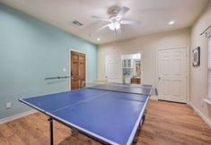 Others 4 Walk to Lake: Townhome w/ Hot Tub in Afton!