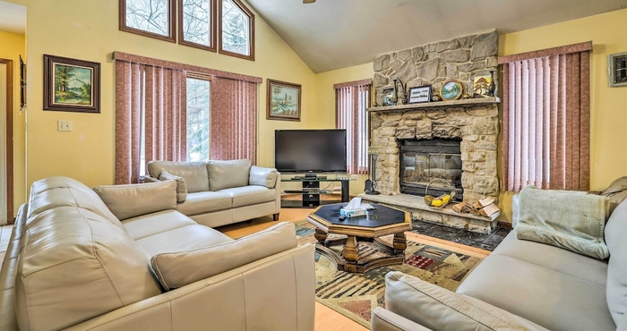 Others Pet-friendly Pocono Vacation Rental w/ Hot Tub!