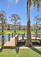 Primary image Rainbow River Oasis w/ Kayaks + Furnished Sunroom!