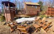 Lainnya 2 Modern Mountain Retreat w/ Deck + Hot Tub!