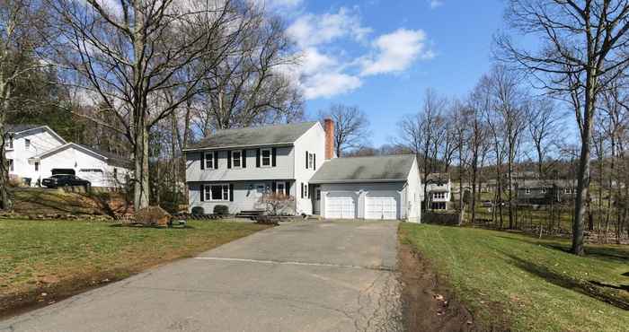 Lain-lain Connecticut Vacation Home Rental w/ Private Pool!