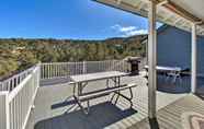 Lainnya 5 Eagar Vacation Rental Home w/ Spacious Deck!