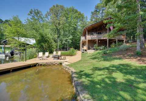 Others Pet-friendly Cabin w/ Dock on Lake Martin!