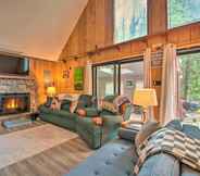 Others 3 Mtn Getaway w/ Indoor Hot Tub, Golfers Welcome!