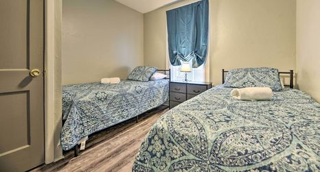 Others 2 Niagara Falls Townhome: Near Wineries!