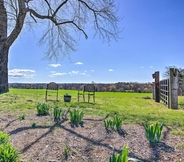 Others 5 Farmhouse on the Hill NC - Home w/ Fire Pit!