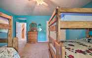 Others 2 Family-friendly Cassville Retreat w/ Deck!