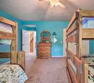 Others 2 Family-friendly Cassville Retreat w/ Deck!