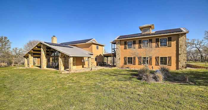 Others Grand Bellville Estate at 'clear Creek Ranch'