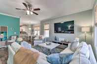 Others Convenient Kure Beach Townhome w/ Fire Pit!