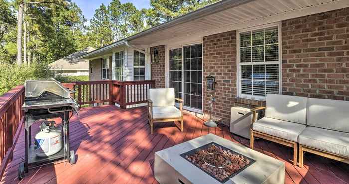 Lainnya Rustic Pinehurst House w/ Fire Pit & Deck!