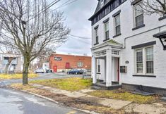 其他 2 Troy Townhome: 10 Mi to Downtown Albany!