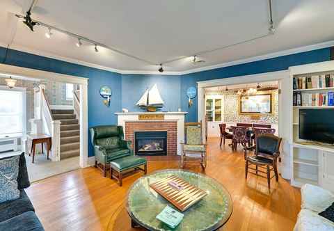 Others Charming Pet-friendly Vacation Rental w/ Backyard!