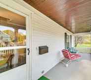 Others 5 Charming Pet-friendly Vacation Rental w/ Backyard!