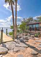 Ảnh chính Riverfront Merritt Island Bungalow w/ Dock & Deck