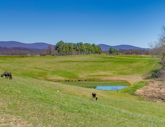 Lain-lain 2 Scenic Ranch House w/ Hot Tub & Fishing Pond!