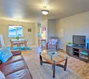 Others 7 Anacortes Condo - Walk to Town, Marina, + Bay!