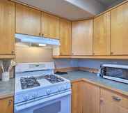 Others 2 Anacortes Condo - Walk to Town, Marina, + Bay!