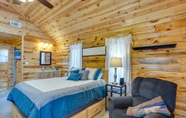 อื่นๆ 3 Kingston Studio Cabin With Private Hot Tub!