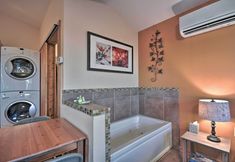 其他 6 Cute Studio Abode - Steps to Long Beach Boardwalk!