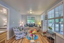 其他 Cozy Cottage on Flower Farm w/ Baker Creek Views!