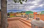 Lain-lain 4 Charming Vian Retreat w/ Private Deck & Grills!