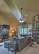 Primary image Charming Vian Retreat w/ Private Deck & Grills!