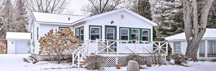 Lain-lain Green Lake Vacation Home w/ Screened Porch!