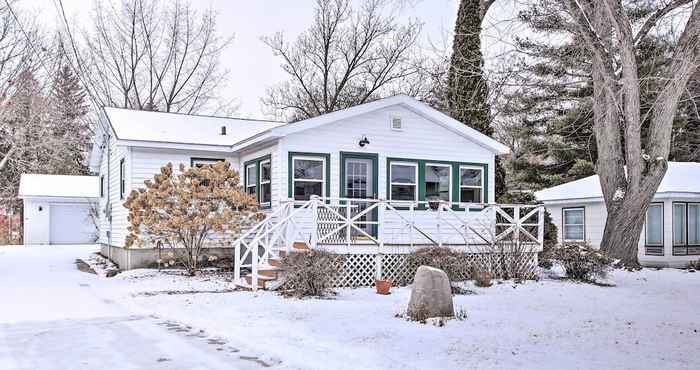 Khác Green Lake Vacation Home w/ Screened Porch!