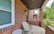 อื่นๆ 6 Pet-friendly St Louis Home w/ Grill & Backyard