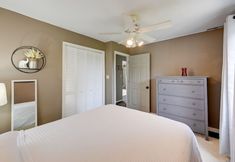 Others 7 North Babylon Home, Near Belmont Lake State Park!