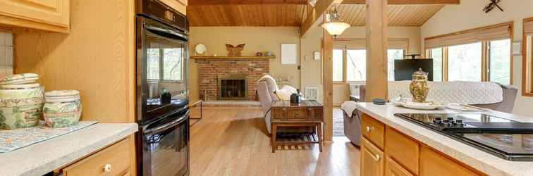 อื่นๆ Lakeside Dingmans Ferry Vacation Rental Cabin!